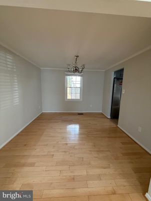 Chandelier, Empty room, Interior, Wood Texture Flooring