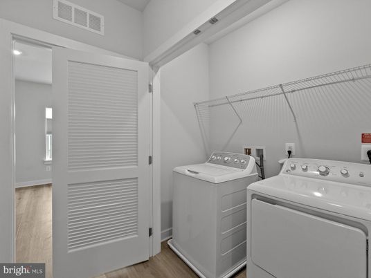 Interior, Utility Closets, Washer, Wood Texture Flooring