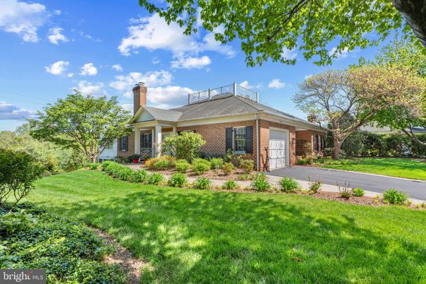 Attached, Exterior, Facade, Brick Facade, Ranch
