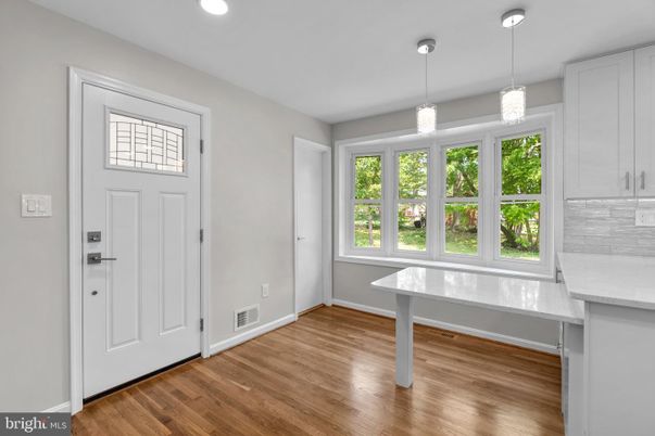 Interior, Pendant Lights, Recessed Lighting, Wood Texture Flooring