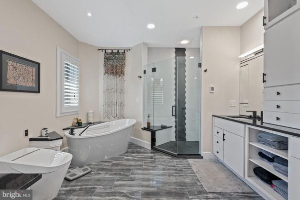 Bathroom, Dual Sink Vanities, Free Standing Baths, Glass Shower, Interior, Recessed Lighting