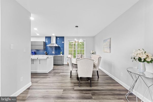 Dining room, Interior, Kitchen, Pendant Lights, Recessed Lighting, Wood Texture Flooring
