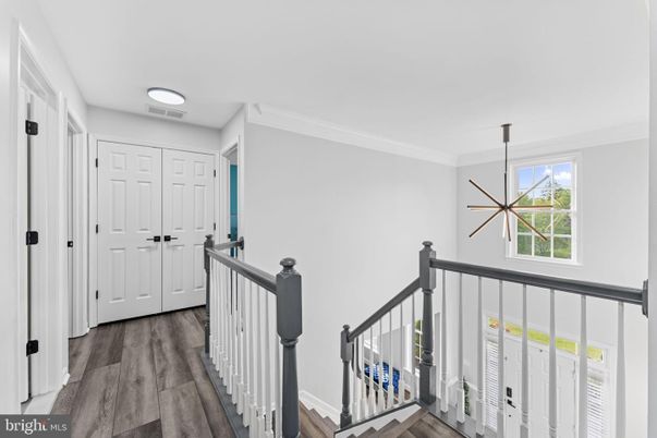 Interior, Pendant Lights, Wood Texture Flooring