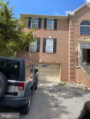 Attached, Exterior, Facade, Brick Facade, Rowhouse