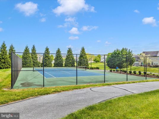 Exterior, Tennis Courts