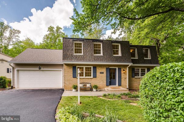 Attached, Exterior, Facade, Brick Facade, Cape Cod