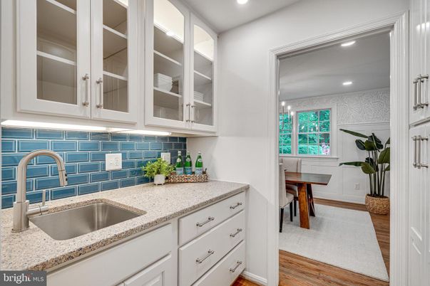Dining room, Interior, Kitchen, Recessed Lighting, Wood Texture Flooring