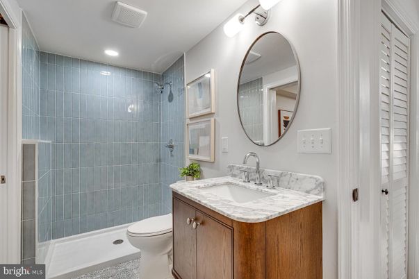 Bathroom, Interior, Recessed Lighting