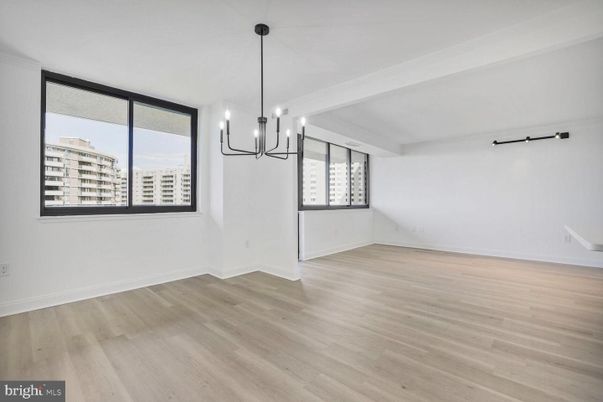 Empty room, Interior, Pendant Lights, Wood Texture Flooring