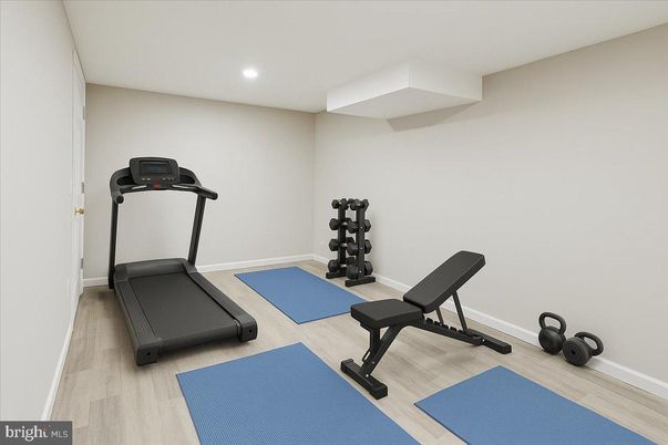 Fitness Equipment, Interior, Recessed Lighting, Wood Texture Flooring