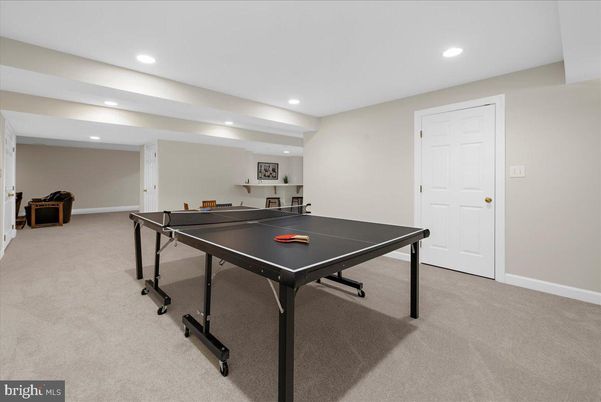 Game Room, Interior, Recessed Lighting