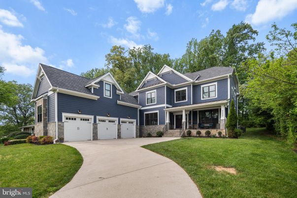 Attached, Exterior, Facade, Farmhouse