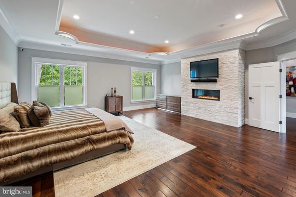 Bedroom, Fireplace, Interior, Recessed Lighting, Wood Texture Flooring