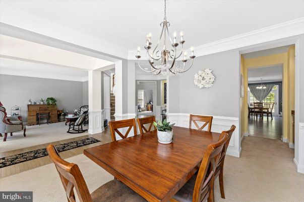 Chandelier, Dining room, Interior
