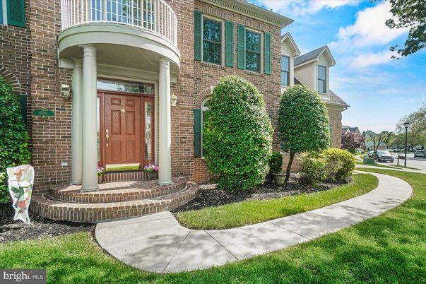 Exterior, Facade, Brick Facade, Georgian