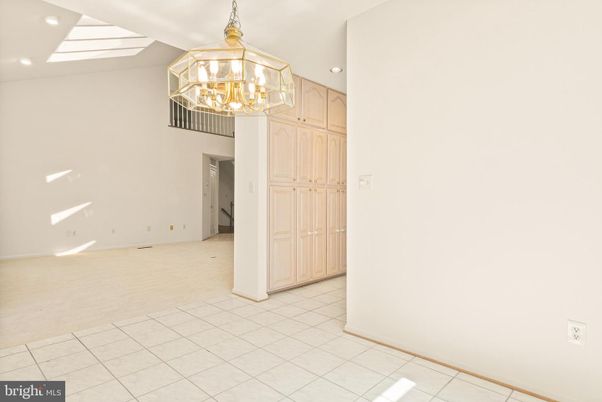 Chandelier, Empty room, Interior, Recessed Lighting