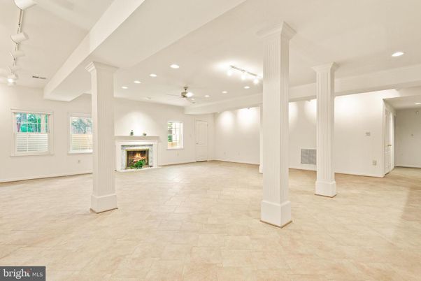 Empty room, Fireplace, Interior, Pendant Lights, Recessed Lighting