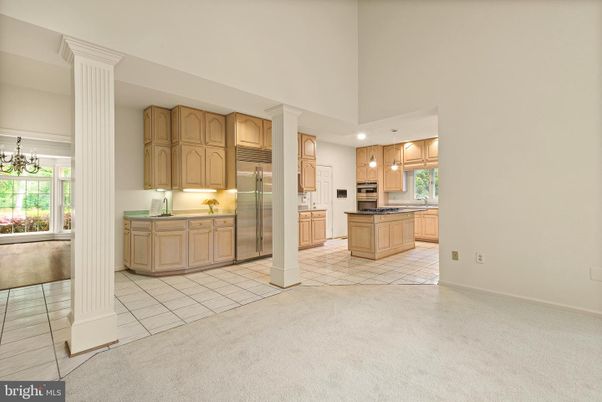 Chandelier, Interior, Kitchen, Pendant Lights, Stainless Steel Appliances