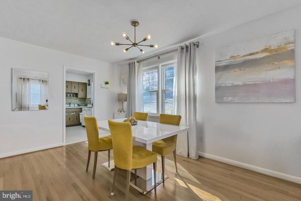 Dining room, Interior, Kitchen, Pendant Lights, Wood Texture Flooring