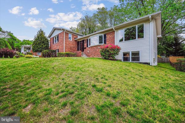 Exterior, Facade, Brick Facade, Raised Ranch