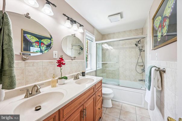 Bathroom, Dual Sink Vanities, Glass Shower, Interior