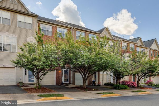 Attached, Exterior, Facade, Brick Facade, Rowhouse