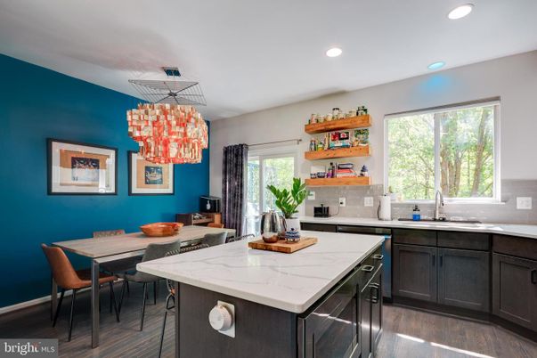 Dining room, Interior, Kitchen, Pendant Lights, Recessed Lighting, Wood Texture Flooring