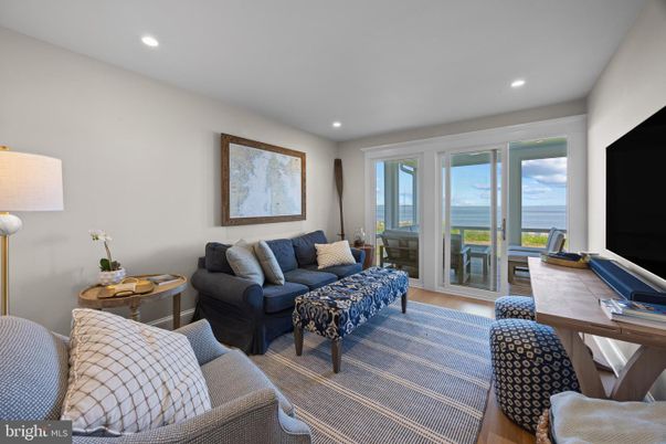 Home Office, Interior, Living room, Recessed Lighting, Water, Wood Texture Flooring