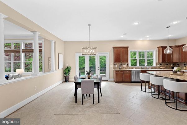 Dining room, Interior, Kitchen, Pendant Lights, Recessed Lighting, Stainless Steel Appliances
