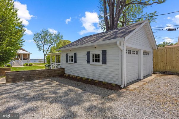 Detached Garage, Exterior