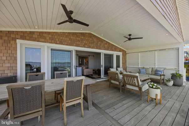 Exterior, Recessed Lighting