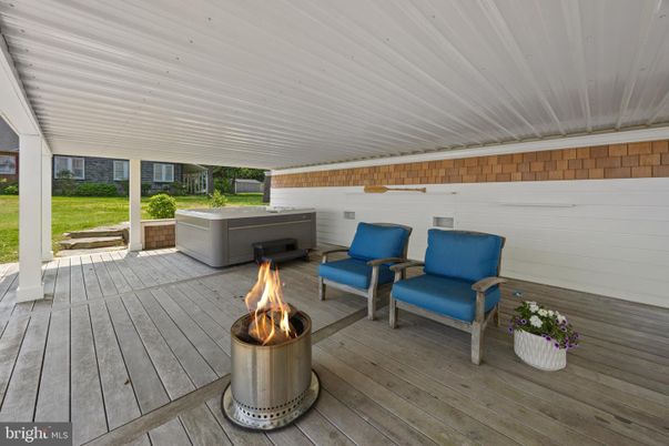 Exterior, Hot Tub