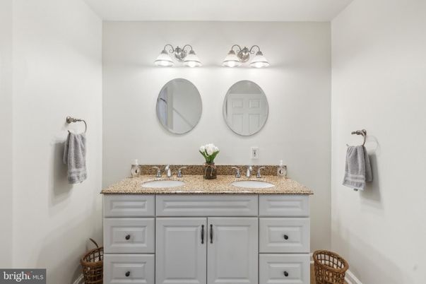 Bathroom, Dual Sink Vanities, Interior