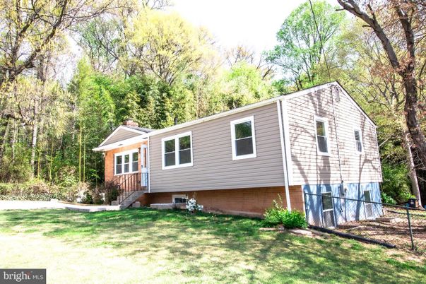 Exterior, Facade, Brick Facade, Raised Ranch