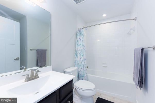 Bathroom, Interior, Recessed Lighting