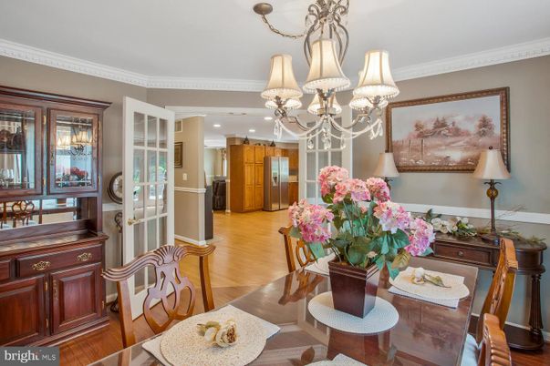 Chandelier, Dining room, Interior, Recessed Lighting, Wood Texture Flooring