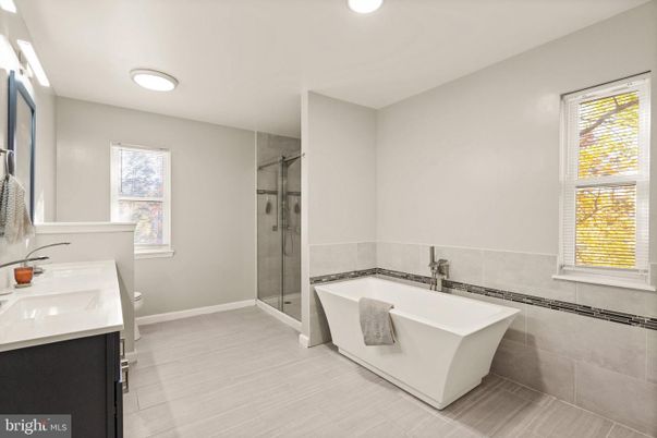 Bathroom, Free Standing Baths, Glass Shower, Interior, Recessed Lighting