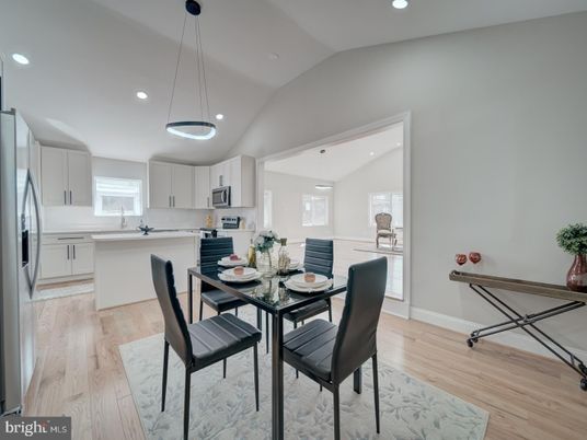 Dining room, Interior, Kitchen, Pendant Lights, Recessed Lighting, Wood Texture Flooring