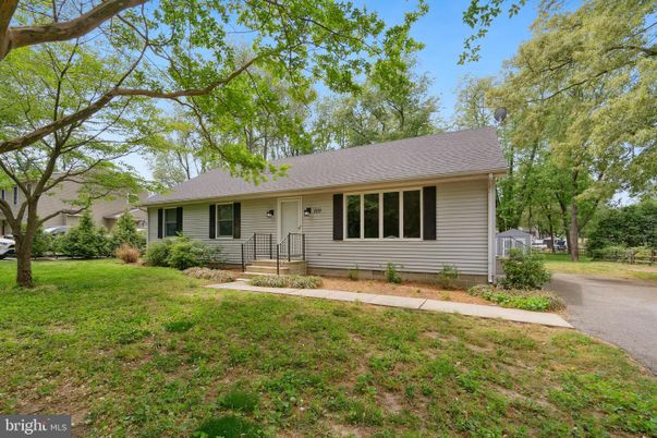 Backyard, Exterior, Facade, Cape Cod