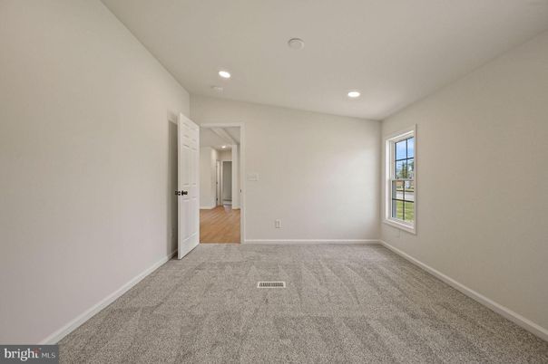 Empty room, Interior, Recessed Lighting