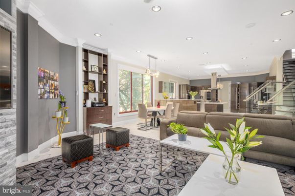 Dining room, Interior, Kitchen, Living room, Pendant Lights, Recessed Lighting, Stainless Steel Appliances