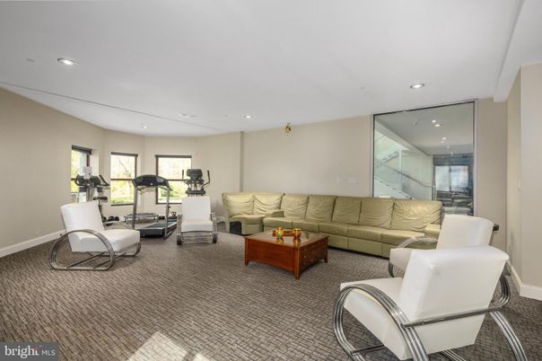 Fitness Equipment, Interior, Living room, Recessed Lighting