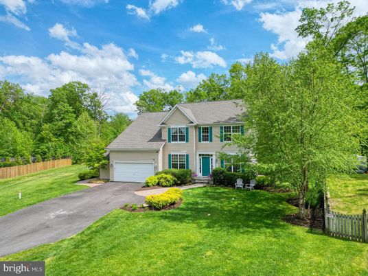 Attached, Backyard, Exterior, Facade, Georgian