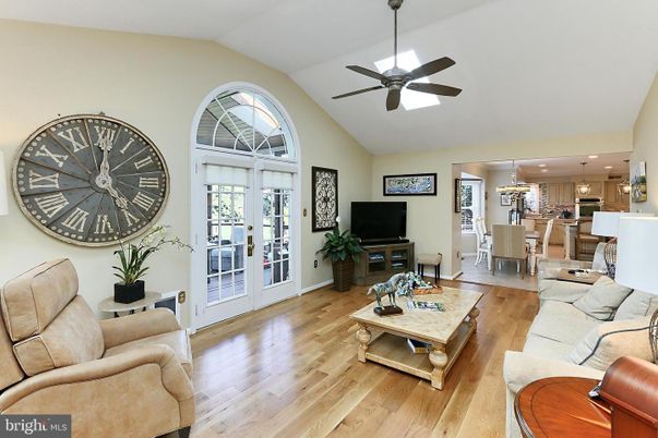 Dining room, Interior, Kitchen, Living room, Pendant Lights, Recessed Lighting, Wood Texture Flooring