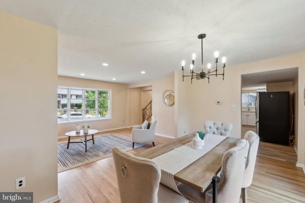 Chandelier, Dining room, Interior, Pendant Lights, Recessed Lighting, Wood Texture Flooring