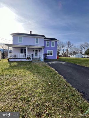 Attached, Backyard, Exterior, Facade, Split Level