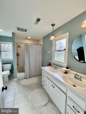 Bathroom, Dual Sink Vanities, Interior, Pendant Lights, Recessed Lighting