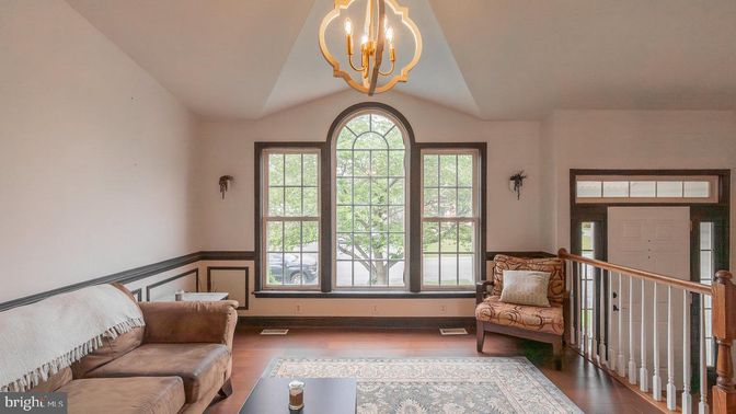 Chandelier, Interior, Wood Texture Flooring