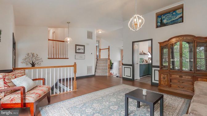 Interior, Pendant Lights, Recessed Lighting, Wood Texture Flooring