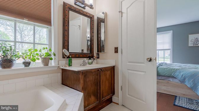 Bathroom, Interior, Tile Countertops